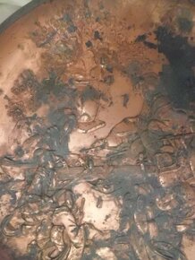 Starodávný Kovový velký Talíř s GEJŠAMI - JAPONSKO - ZNAČENO - 11