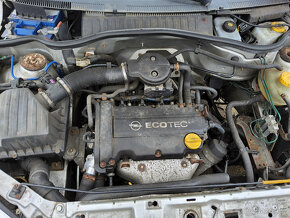Opel Corsa 2001 C 1,0i a  něco i 1,7DTi - pouze dily - 11