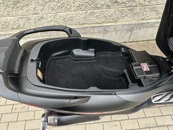Piaggio MP3 500 HPE Advanced Sport Výfuk Akrapovič možná dop - 11