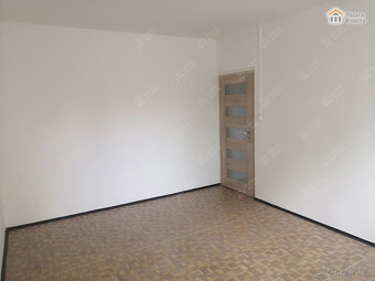 Prostorný byt 3+1 s lodžií - Náchod, ul. Bílá - 11