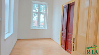 Hrubý Jeseník 8km od Nymburka byt 2+1, zahrada - 11