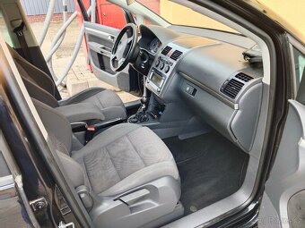 PRODÁM KRÁSNÝ VŮZ WV TOURAN FACELIFT 1.9 TDI 77KW BEZ KOROZE - 11