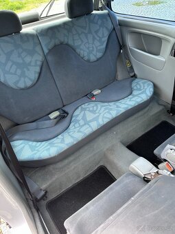 Nissan Micra K11 hatchback - 11