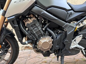 Honda CB 650 R 2022, najeto 6300km - 11