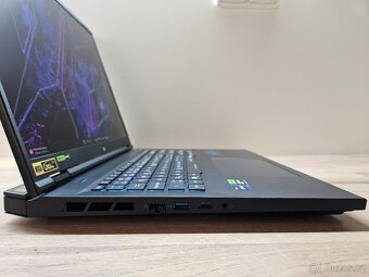 18"_PREDATOR HELIOS 18_i9-14900HX_32GB_3000GB_RTX 4070 8GB - 11