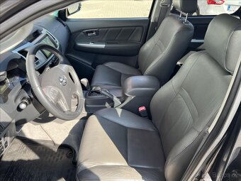 Toyota Hilux 3,0 D-4D  Double Cab 4x4 (2014) - 11