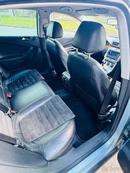 VW Passat 2.0 TDi 4 Motion - 11