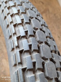 Jawa a ČZ - Baťa a Barum 19" - 11