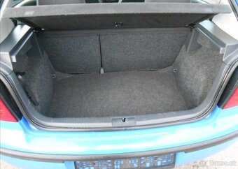 Volkswagen Polo 1,2 HTP 47 kW benzín - 11