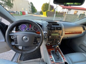 Volkswagen Touareg 4,2l, V8, benzín - 11