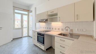 Pronájem bytu 2+1 + hala, 94m2, 2 balkony,  5. patro s výtah - 11
