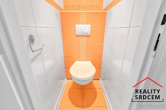 Pronájem částečně zařízeného bytu 2+kk se šatnou, 49 m2, ul. - 11
