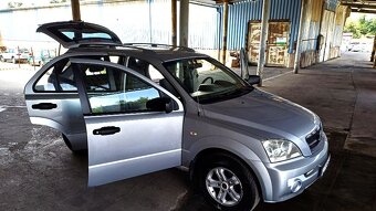 kia sorento 2.5 crdi. 4x4 ( velmi pekny stav ) - 11