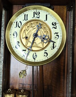 luxusní bohatě zdobené vyřezávané dvouzávažové hodiny - 11