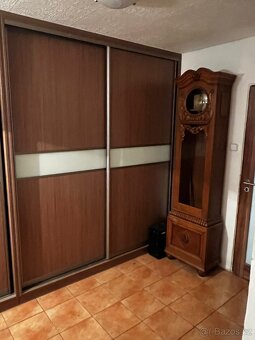 Šatní skříň - 11