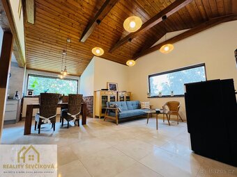 Prodej nadstandardního domu 7+kk, 1 732 m2 - 11