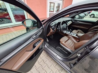 Alfa Romeo Stelvio 2.2 JTDM Veloce Q4 154kW (ODPOČET DPH) - 11