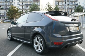 Ford Focus 2.5 ST - 11