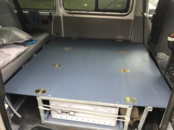 Volkswagen T5 Caravelle - 11