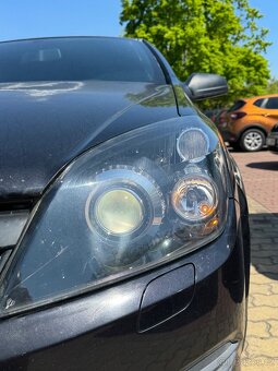 Opel Astra GTC 2.0T (Horší stav karoserie) - 11