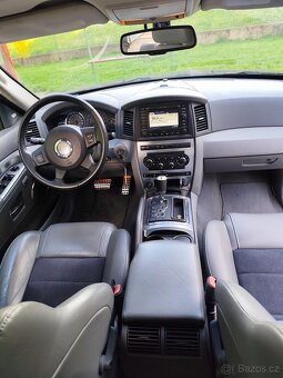 Jeep Grand Cherokee srt8 - 11