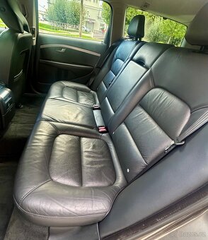 VOLVO V70 2.0D4 120KW 5VÁLCE SUMMUM AUT-KUŽE-Bi XENON-ACC - 11
