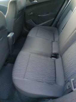 Opel Astra J 1.4i 74kW první majitel najeto pouze 53tis.km - 11