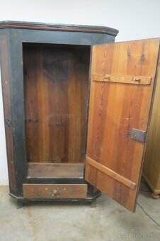 Malovaná skříň ze Šumavy - 11