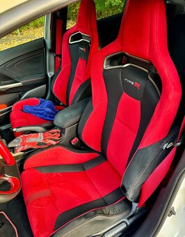 Honda Civic TypeR GT 2.0 VTEC Turbo (FK2) - 11