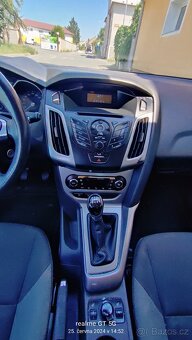 Ford Focus Combi 2012 1.6i - 11