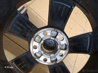ZIMNÍ - Škoda Karoq - originální ALU disky 5x112 R16 - 11