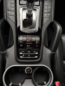 Porsche Cayenne Diesel V8 4.2TDI - 11