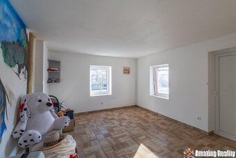 Prodei komerční nemovitosti v obci Zvěstovice. - 11