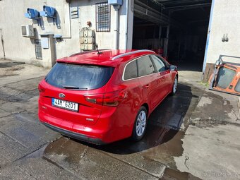 KIA CEED SW 1,6 CRDI 94KW - 11