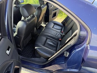 Ford Mondeo ST220 3.0 V6 166kw - 11
