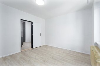 Pronájem bytu 2+1 cca 52,6 m² v ulici Na vrcholu, Praha - Ži - 11