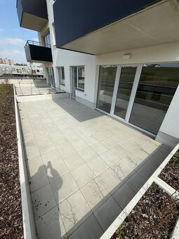 BYT 2+KK+ZAHRÁDKA, TOP EXLUZIVNÍ 82,01 m2 věž C - 11
