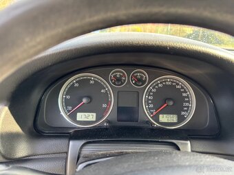 VW Passat - 11