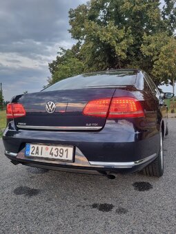 Volkswagen Passat 2.0 TDI - 11