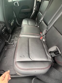 Jeep Wrangler Recon Package 3.6 v6 - 11