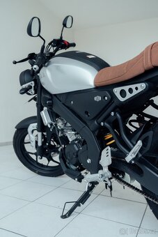 Motorka Yamaha XSR 155 - Stříbrná (NOVÁ) - 11