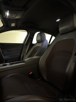 Jaguar XE 2.0D 4x4 R-SPORT DYNAMIC - 11