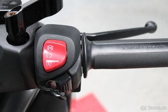 Yamaha X-Max 125 Tech Max 2020 ČR 10 tis. km - 11