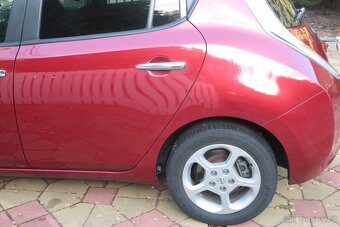 Nissan Leaf 2017 30kWh - lehce poškozený - plně pojízdný - 11