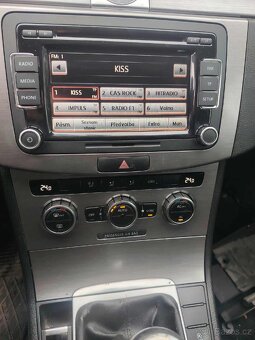 VW Passat B7 sedan 2.0 TDI - 11