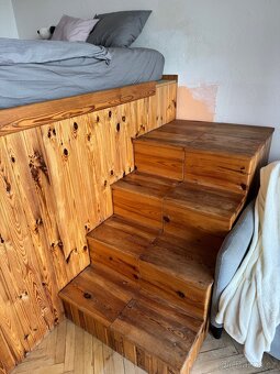 Postel s úložným prostorem - 11