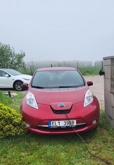 Leaf, ČR, 120km dojezd, po 2maj., 24kW. - 11