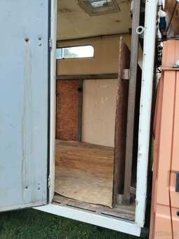 Ford Transit 2.5D.  Přepravník koní - 11