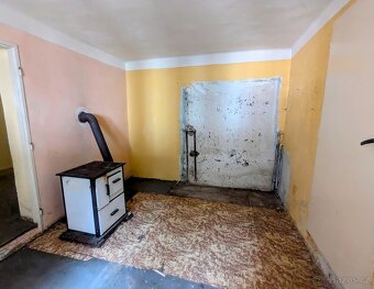 Prodej rodinného domu se zahradou v Uherském Ostrohu - 11