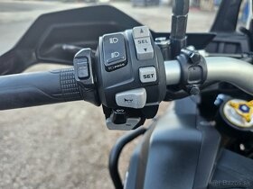 Honda Africa Twin 1000 ABS DCT r.v. 2017 - 11